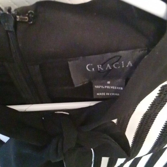 Ladies Gracia Black & White Blouse - Picture 2 of 6